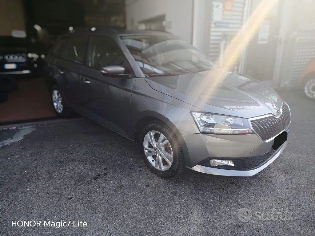 Skoda Fabia 2022 photo 4