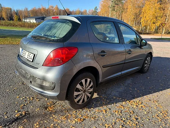 Peugeot 207 2007 photo 4