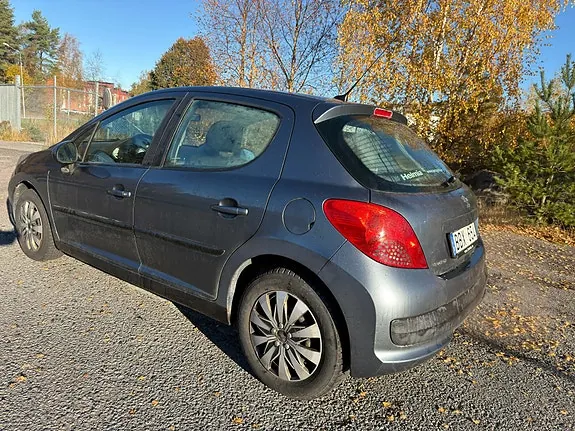 Peugeot 207 2007 photo 2