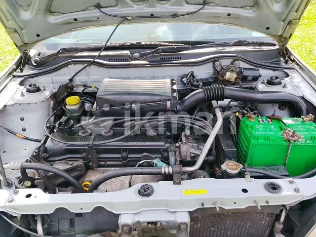 Nissan March 2002 photo 2