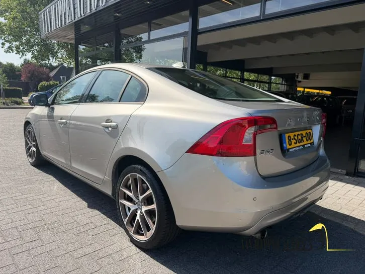 Volvo S60 2013 photo 3