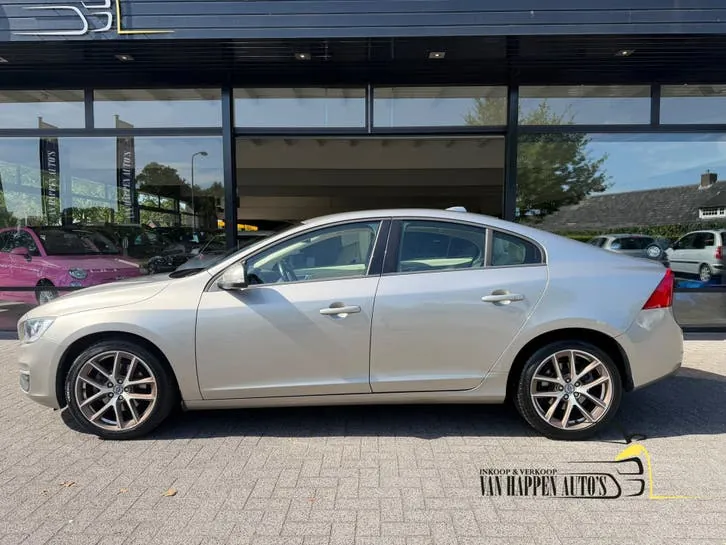 Volvo S60 2013 photo 2