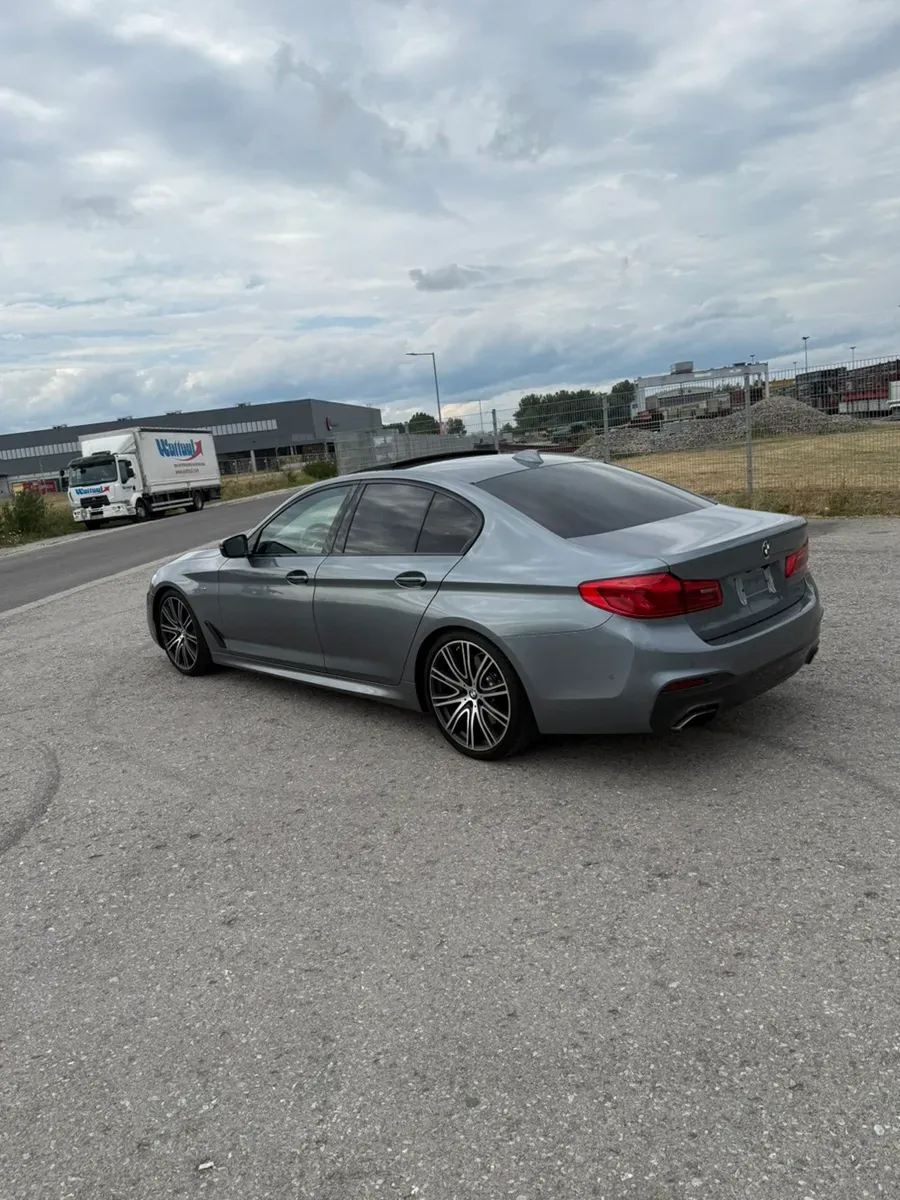 BMW 5 Series 2017 photo 3