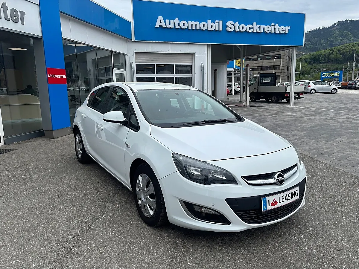 Opel Astra 2013 photo 2