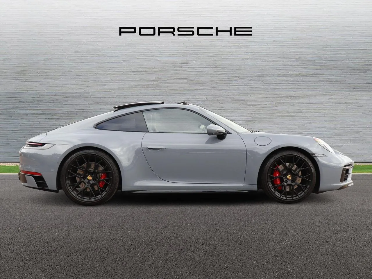 Porsche 911 2023 photo 2
