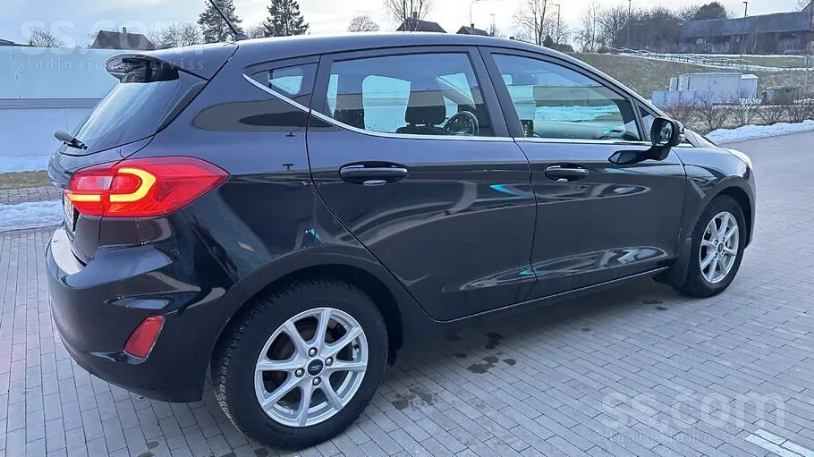 Ford Fiesta 2018 photo 2
