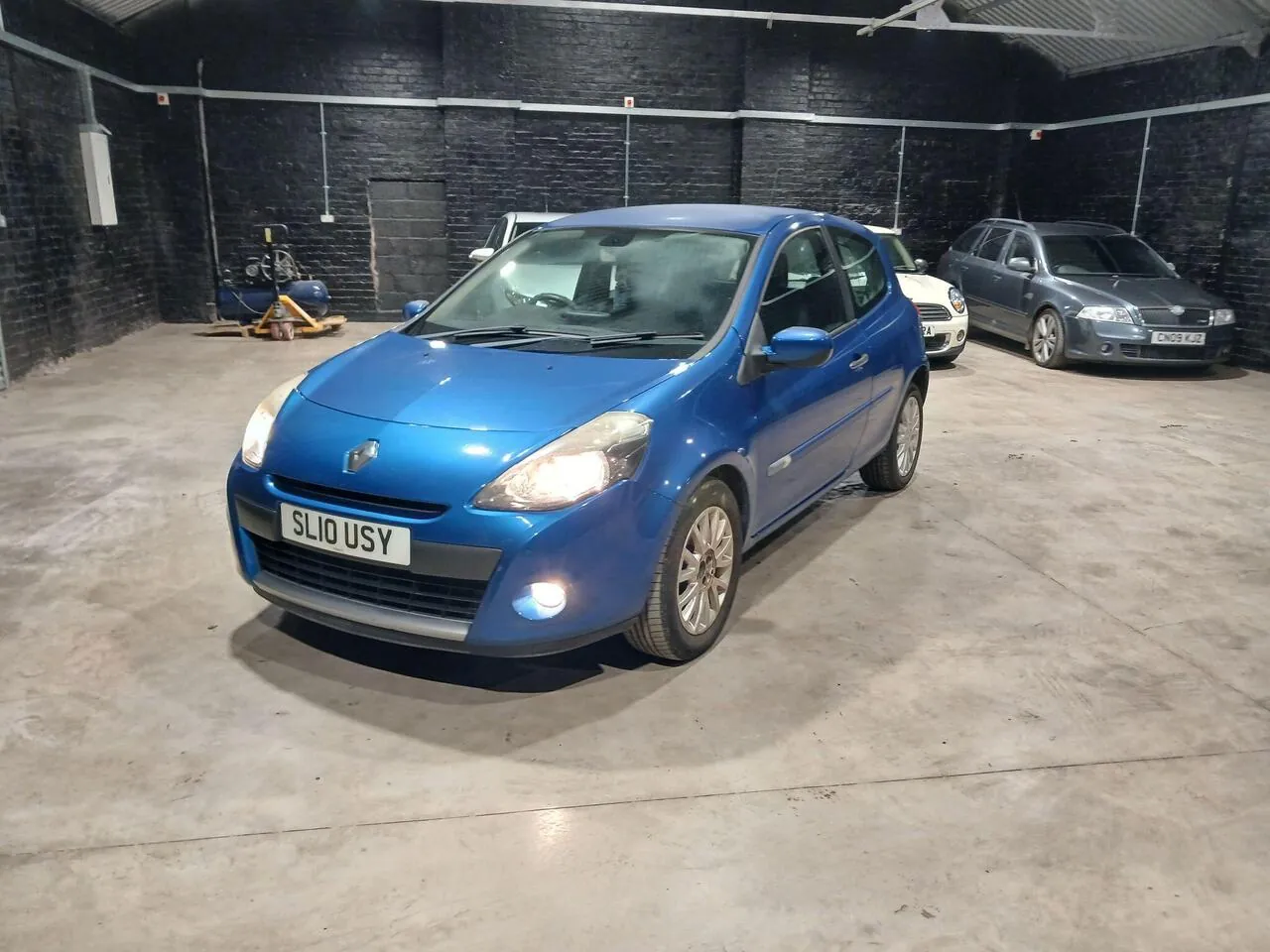 Renault Clio 2010 photo 4
