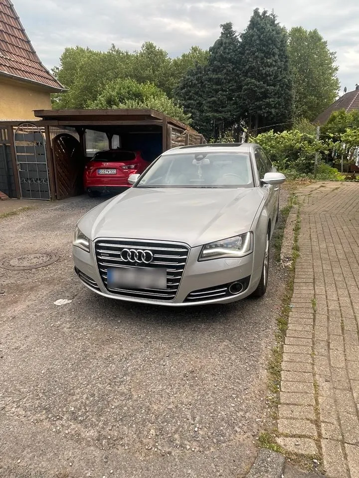 Audi A8L