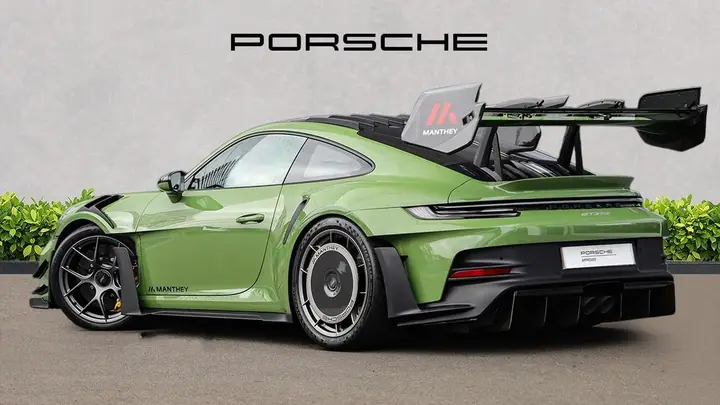 Porsche 911 2025 photo 2