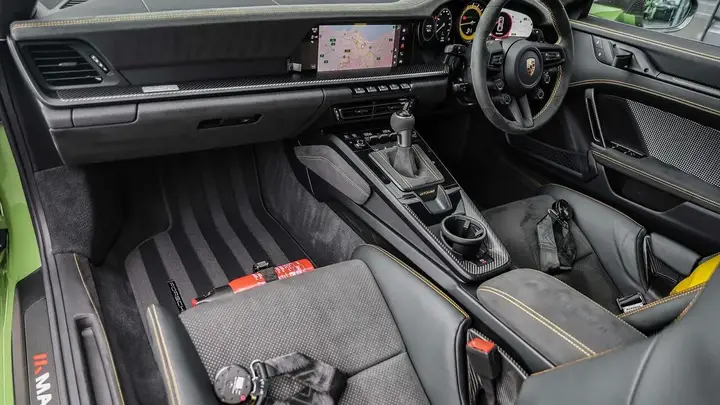 Porsche 911 2025 photo 3