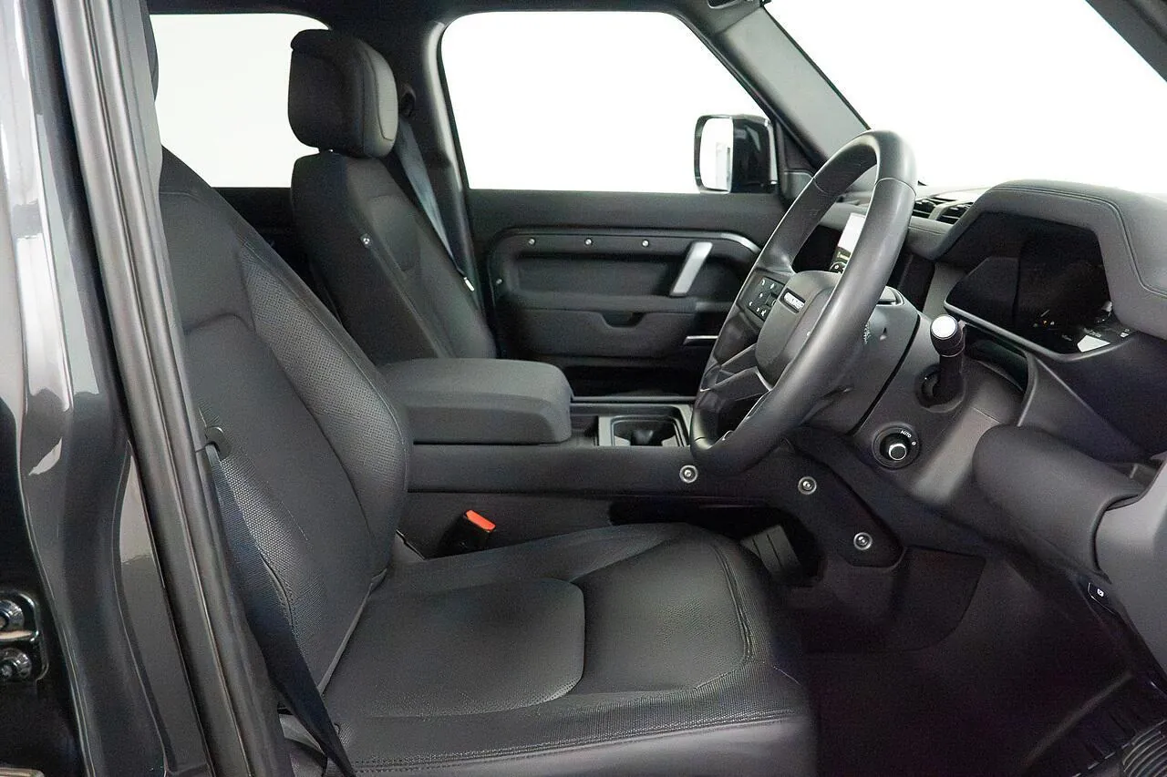 Land Rover Defender 2023 photo 4