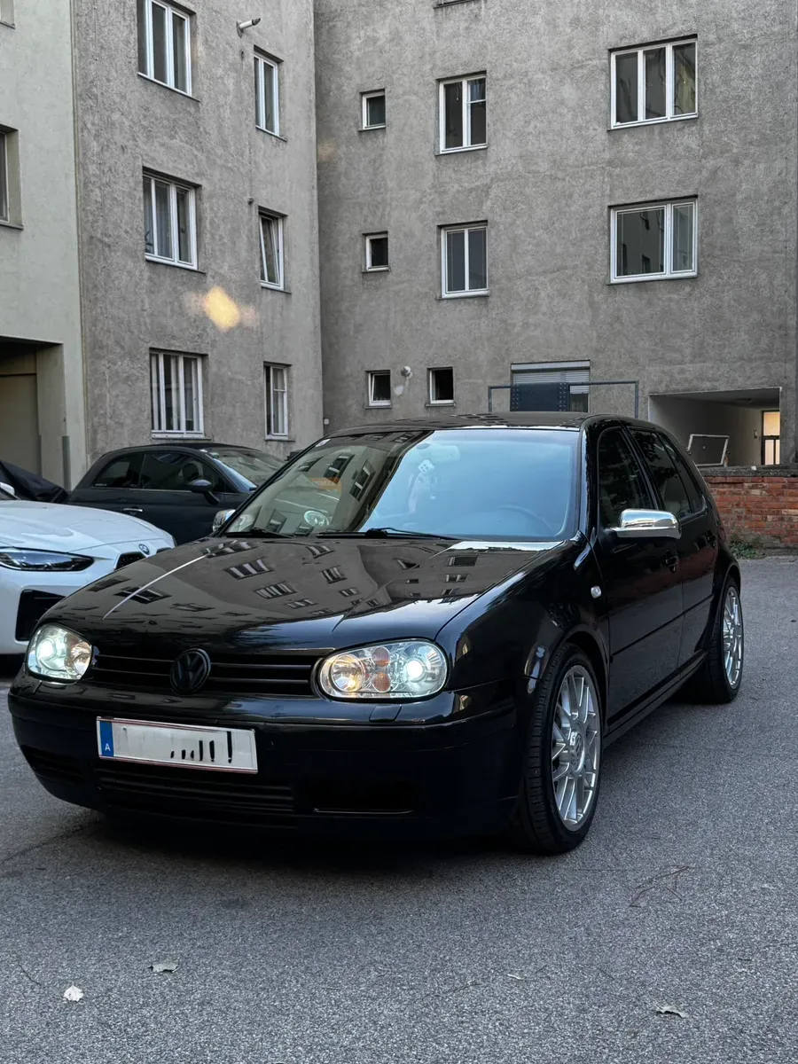 Volkswagen Golf 2002 photo 2