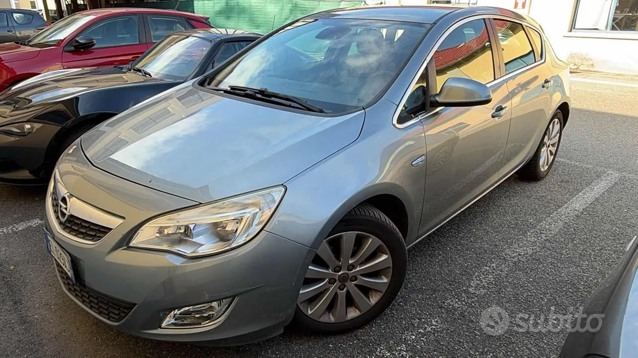 Opel Astra 2012 photo 5