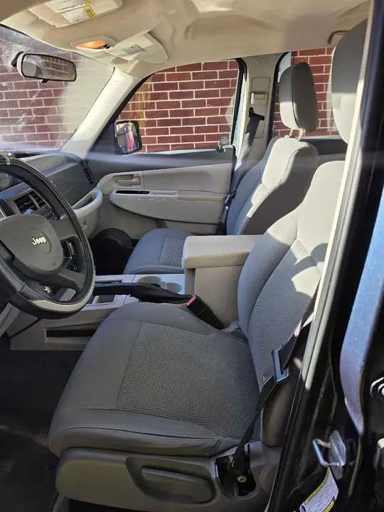 Jeep Liberty 2008 photo 4