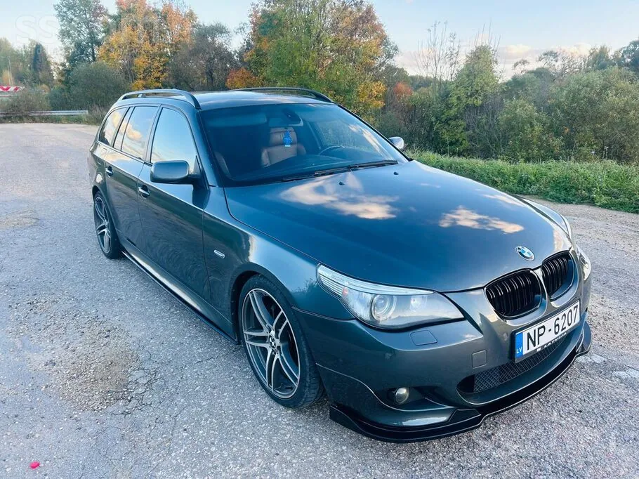 BMW 530D 2004 photo 2