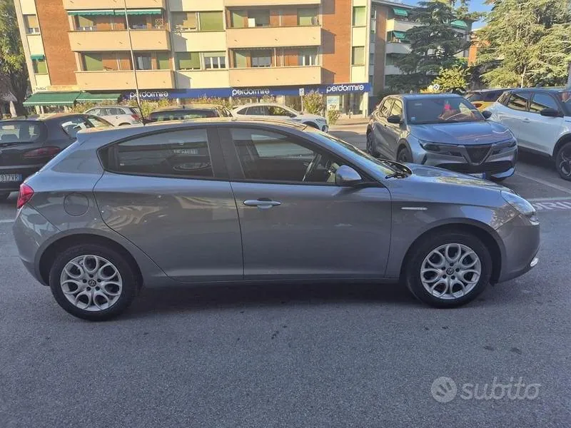 Alfa Romeo Giulietta 2018 photo 4