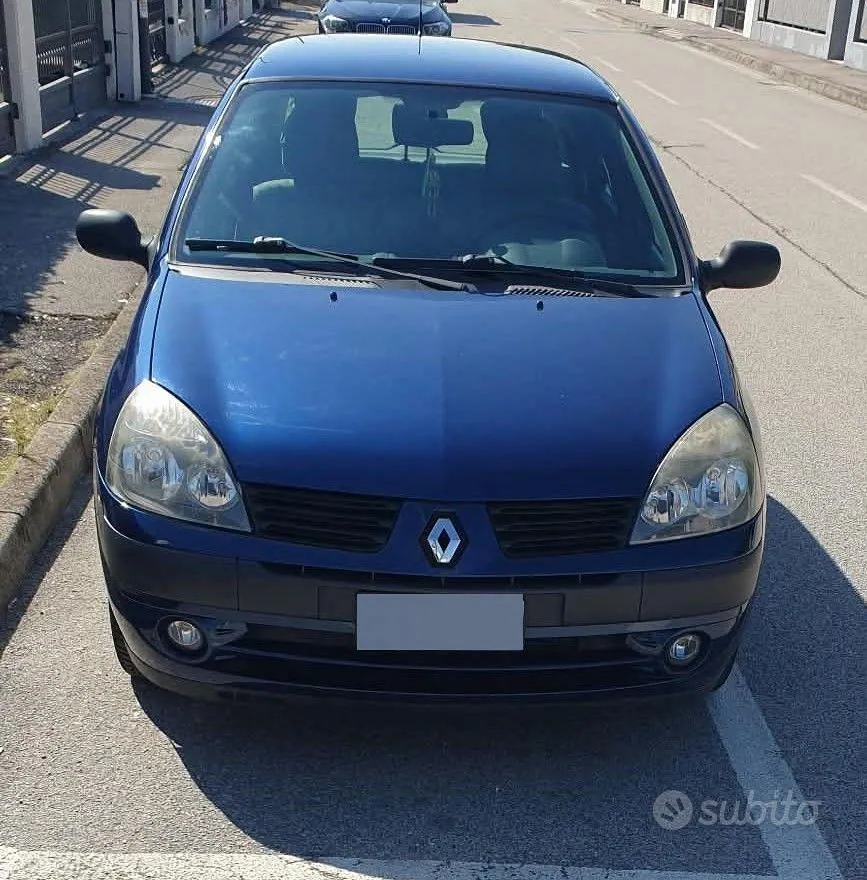 Renault Clio 2005 photo 2