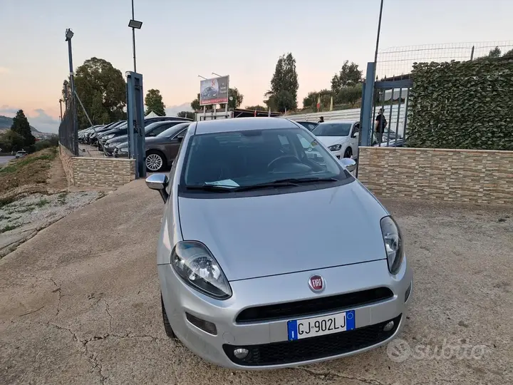 Fiat Punto 2013 photo 2