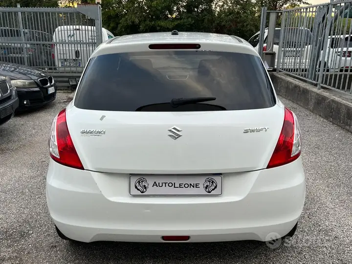Suzuki Swift 2013 photo 5