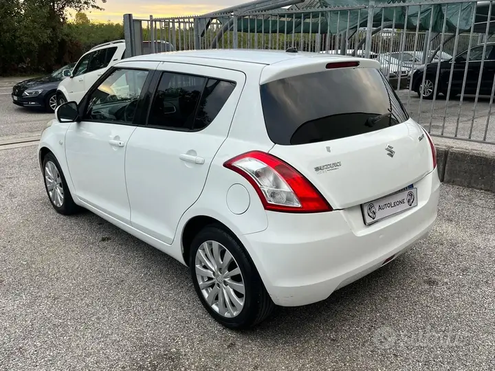 Suzuki Swift 2013 photo 4