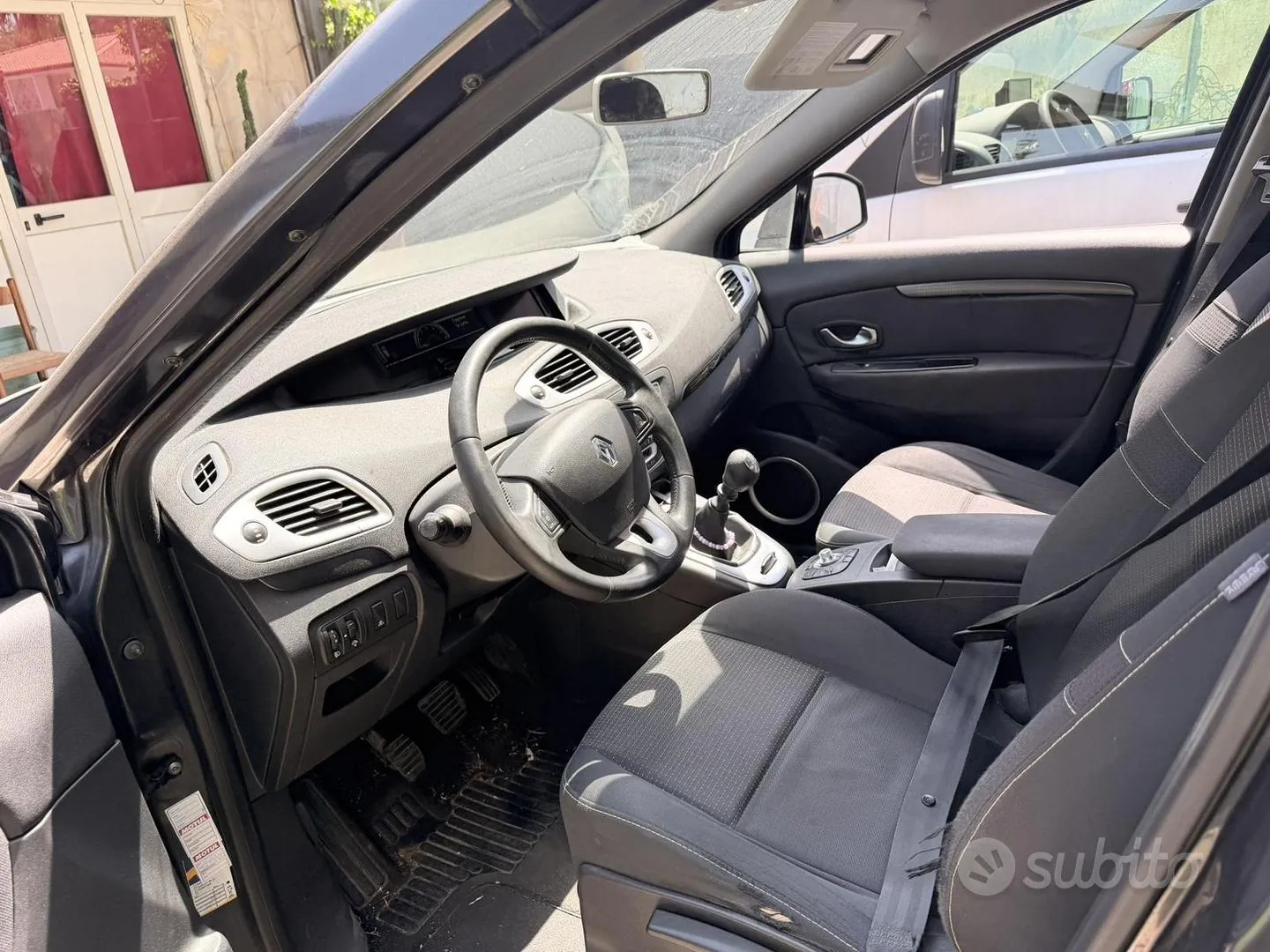 Renault Scenic 2010 photo 4