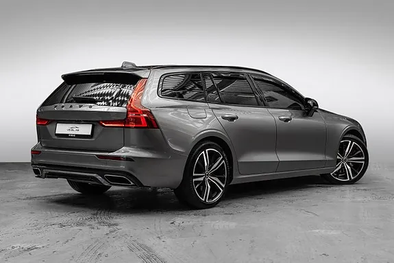 Volvo V60 2021 photo 2