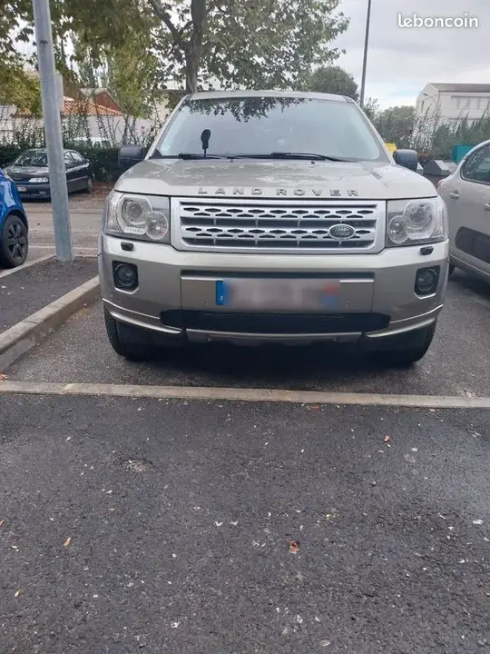 Land Rover Freelander 2011 photo 4