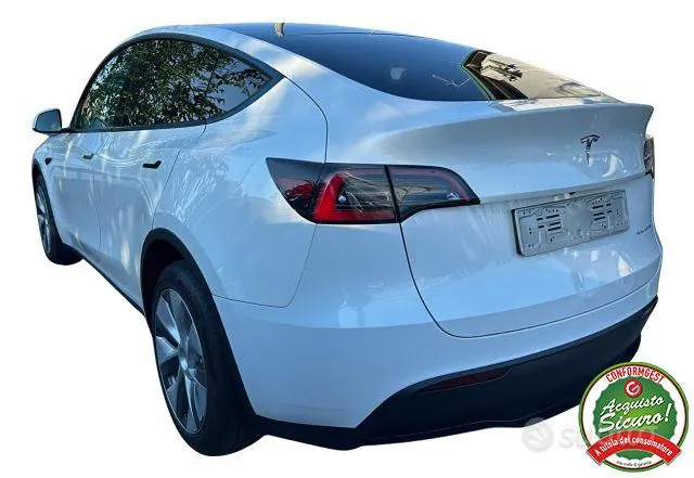 Tesla Model Y 2023 photo 4