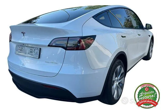 Tesla Model Y 2023 photo 3