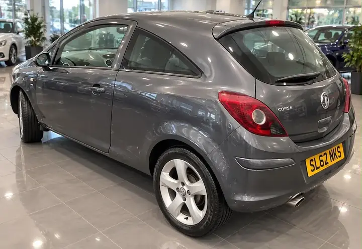 Vauxhall Corsa 2012 photo 2