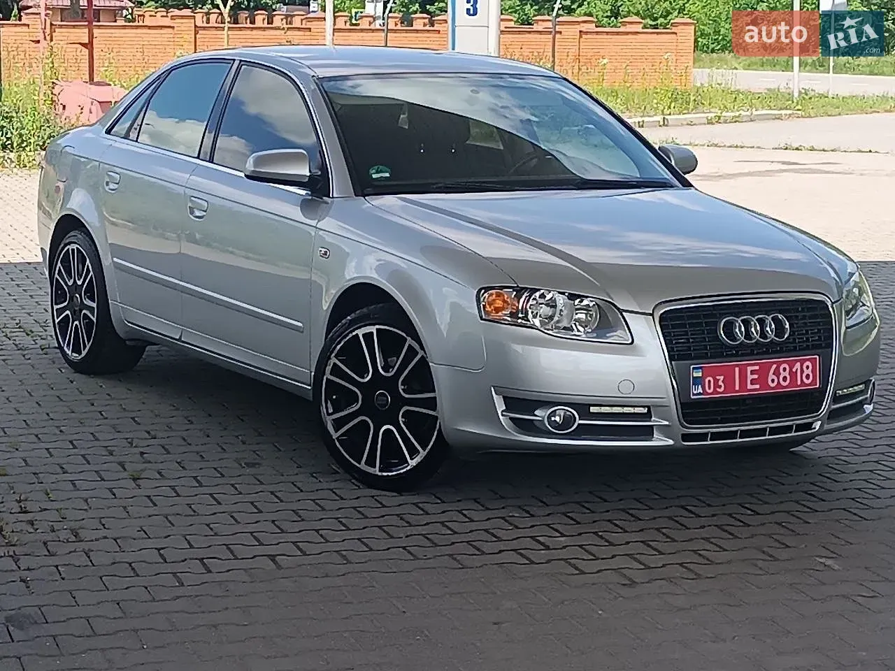 Audi A4 2005 photo 2