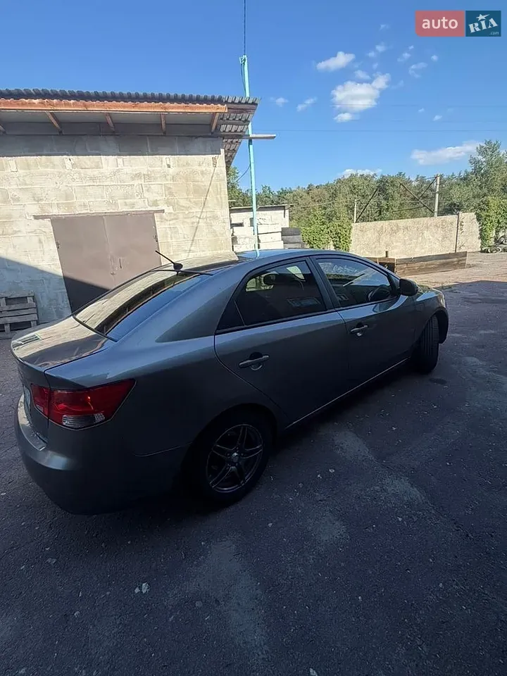 Kia Cerato 2011 photo 5
