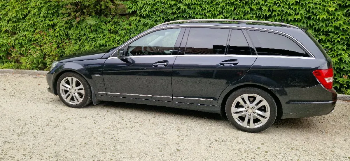 Mercedes-Benz C-Class 2011 photo 2