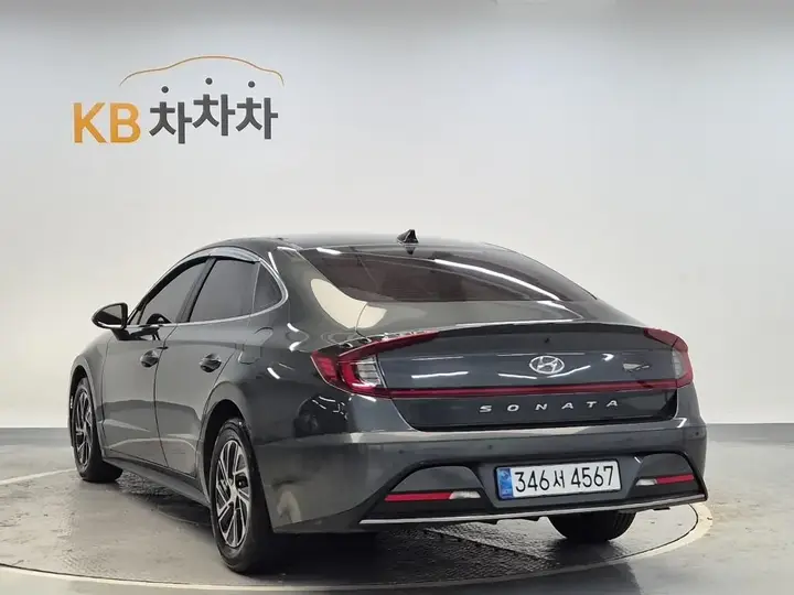 Hyundai Sonata 2022 photo 2