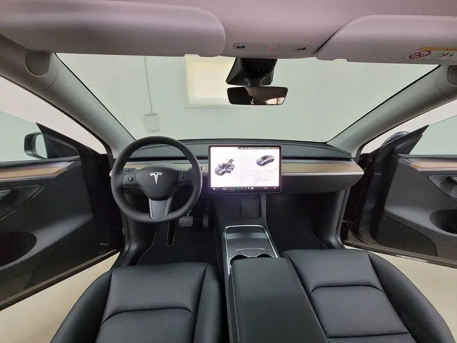 Tesla Model Y 2024 photo 3