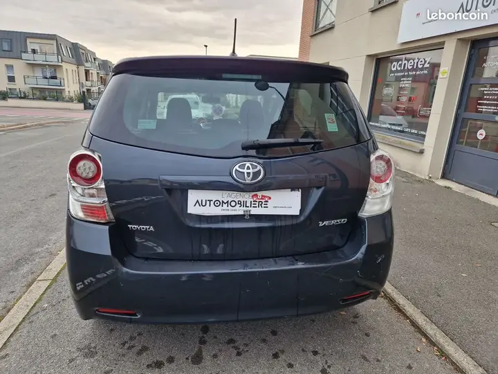 Toyota Verso 2012 photo 4