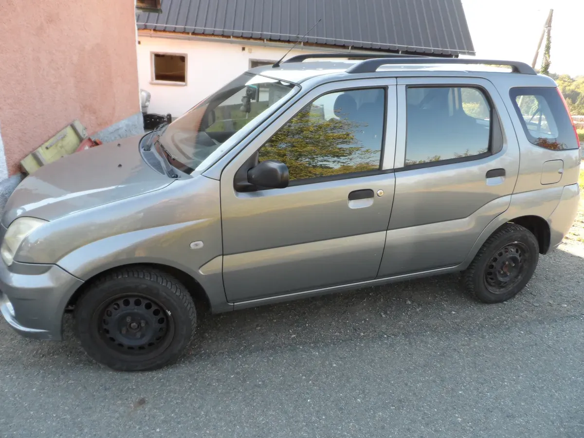 Subaru Justy 2005 photo 2