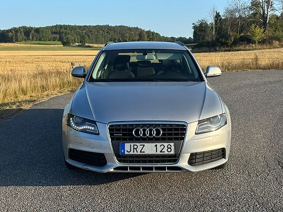 Audi A4 2009 photo 2