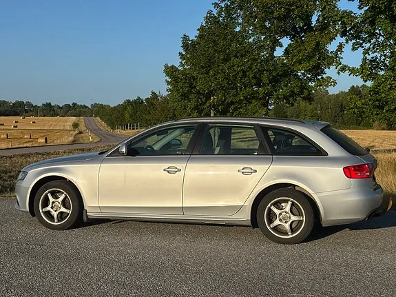 Audi A4 2009 photo 4