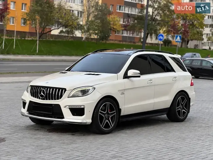 Mercedes-Benz M-Class 2012 photo 2
