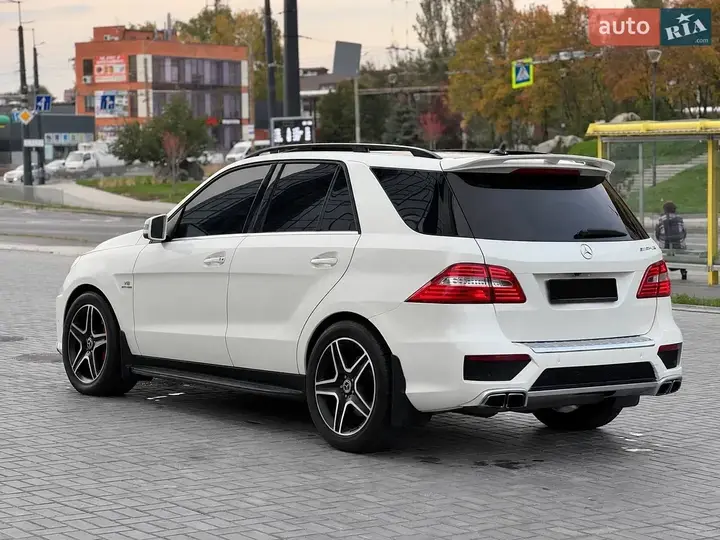 Mercedes-Benz M-Class 2012 photo 4