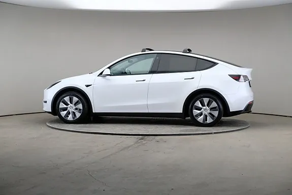 Tesla Model Y 2023 photo 4