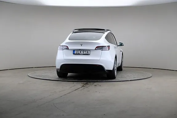 Tesla Model Y 2023 photo 5