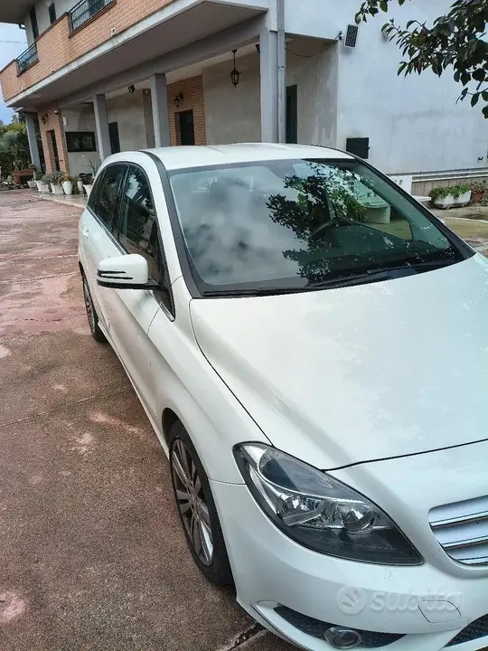 Mercedes-Benz C200