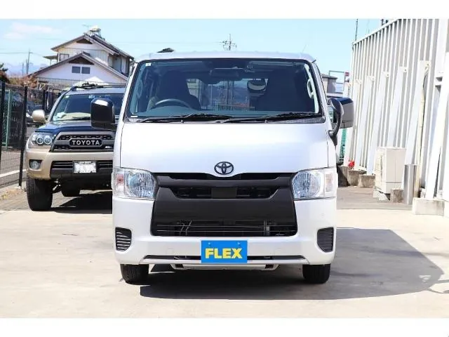 Toyota Hiace 2021 photo 5