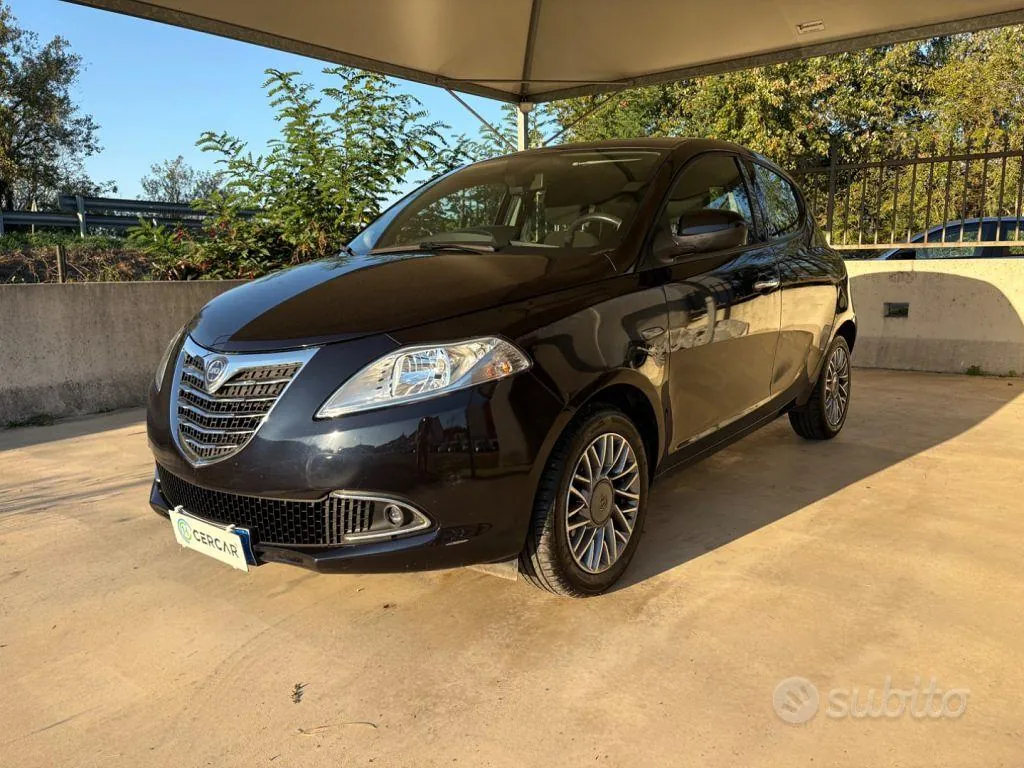 Lancia Ypsilon