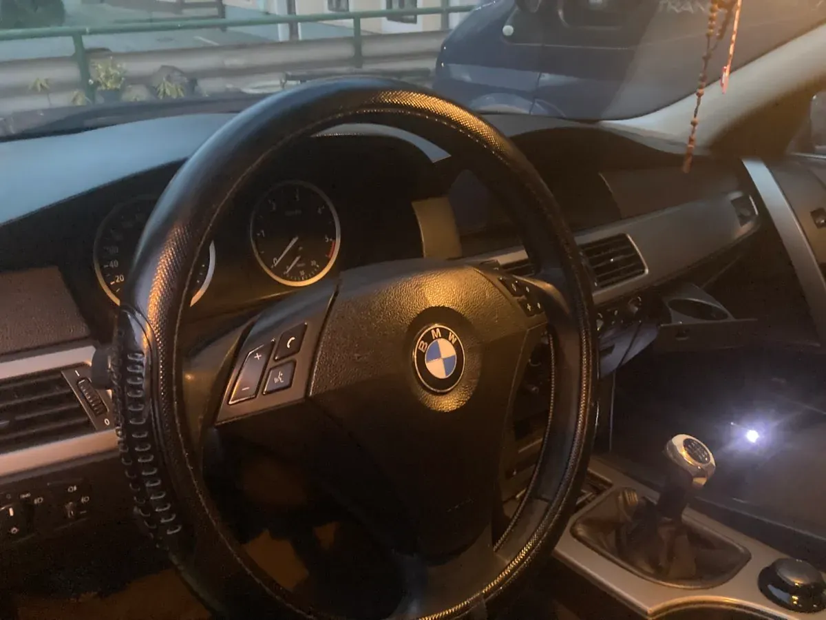 BMW 5 Series 2006 photo 2