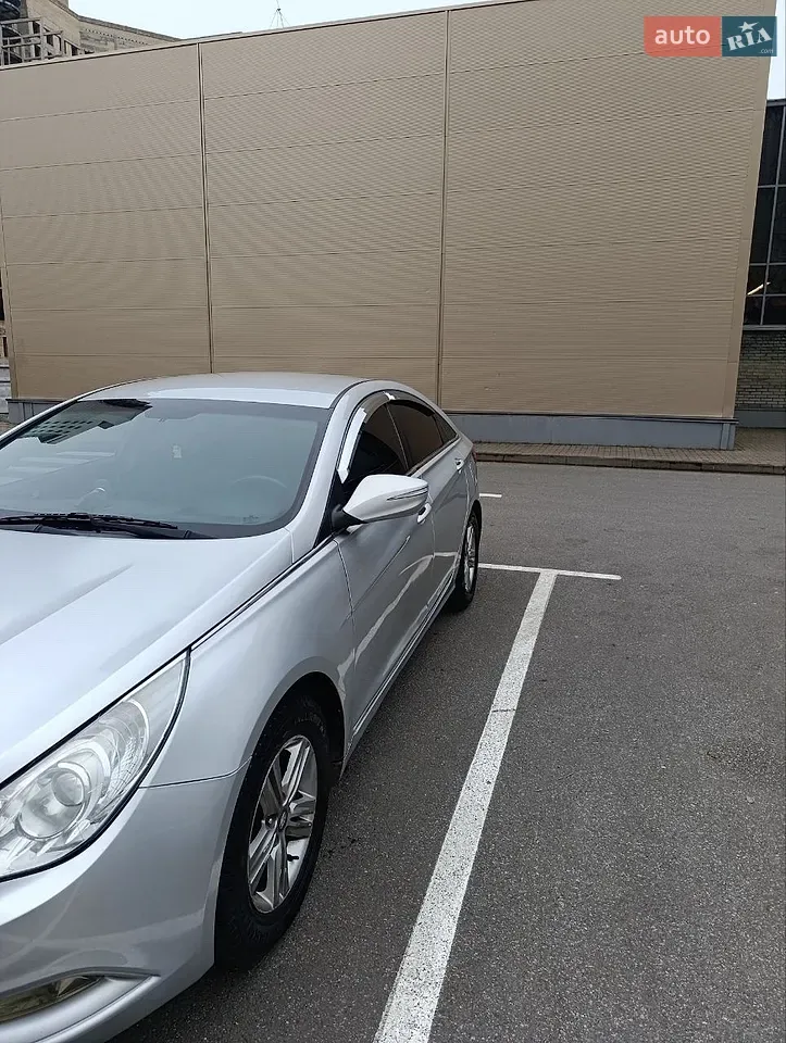 Hyundai Sonata 2013 photo 2