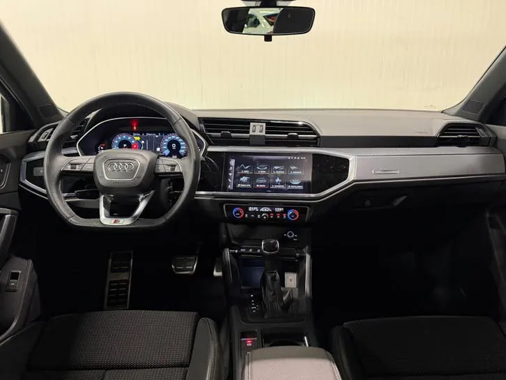 Audi Q3 2021 photo 3