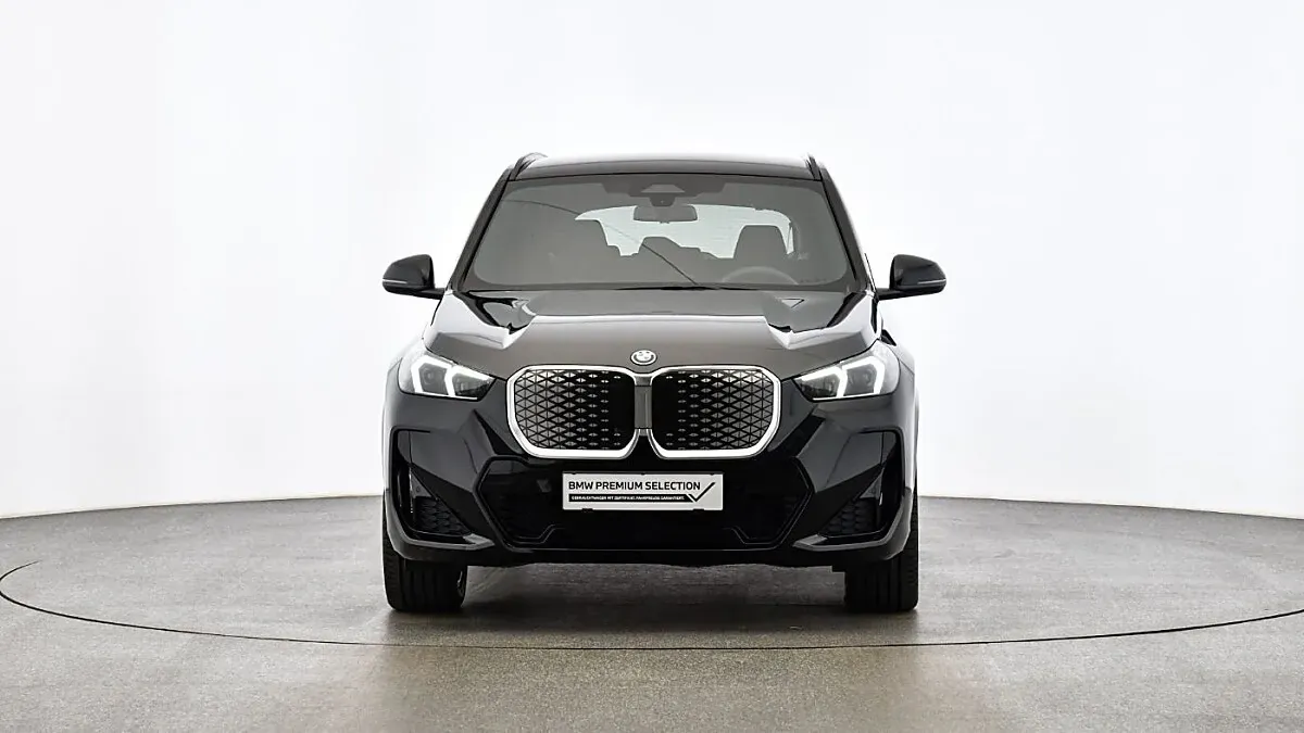 BMW Ix1 2025 photo 3